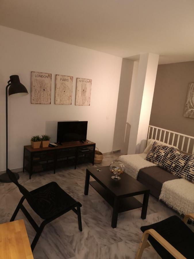Gigantes Apartment Malaga Exterior photo
